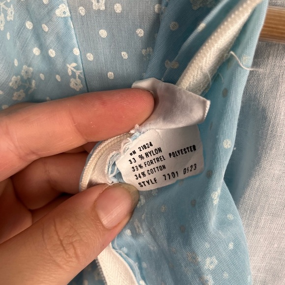 Vintage Polly Flinders Blue and White Smocked dress size 12 tie in back/zipper - Picture 4 of 4